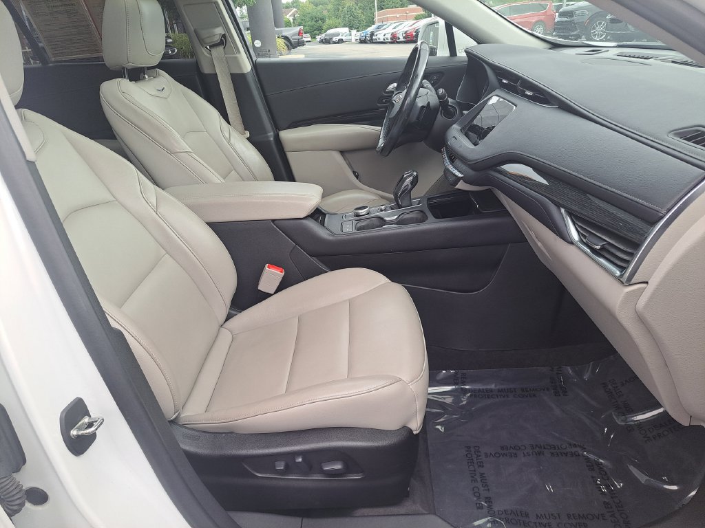 Used 2019 Cadillac XT4 Premium Luxury w/ Cold Weather Package FWD image 32