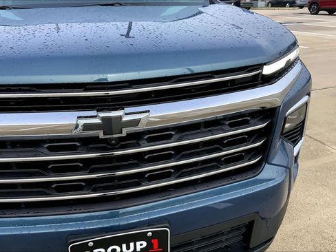 Used 2025 Chevrolet Traverse LT w/ Driver Confidence Package image 29