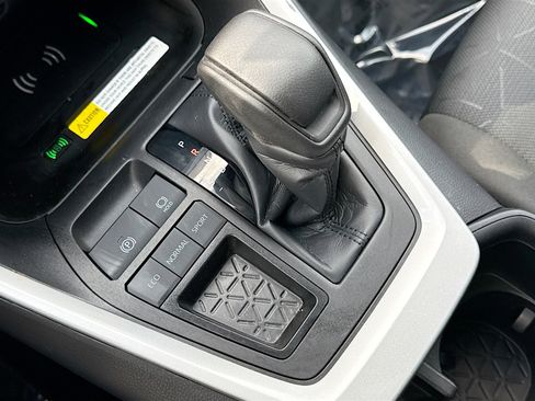 Used 2024 Toyota RAV4 XLE w/ Convenience Package image 29