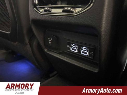 Used 2022 Jeep Grand Cherokee Overland w/ Luxury Tech Group IV image 38