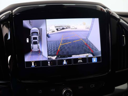 Used 2023 Chevrolet Traverse RS FWD image 13