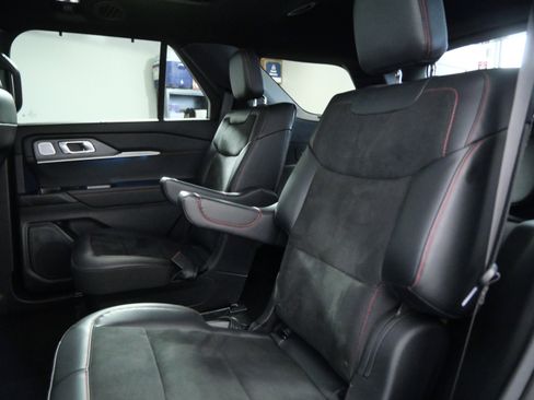 Certified 2025 Ford Explorer ST AWD/4WD image 15