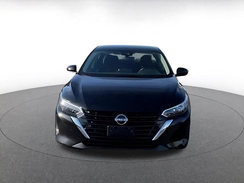 Used 2025 Nissan Sentra SV image 4