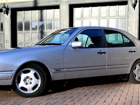Used 1997 Mercedes-Benz E 420 image 2
