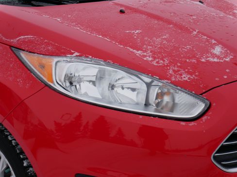 Used 2014 Ford Fiesta Titanium image 16