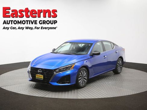 Used 2025 Nissan Altima 2.5 SV FWD image 54
