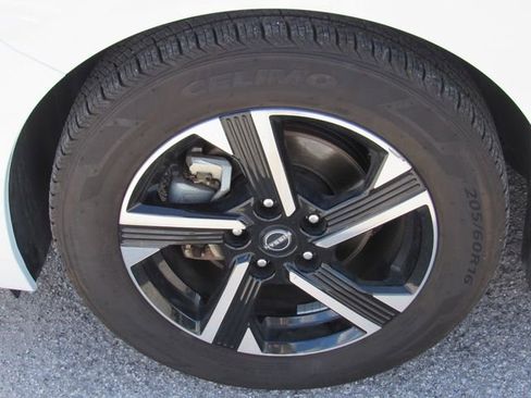 Certified 2024 Nissan Sentra SV FWD image 7