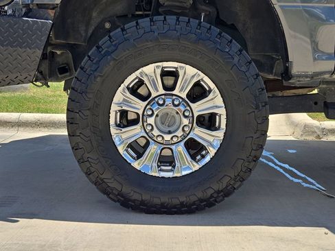 Used 2019 Ford F350 XLT w/ XLT Premium Package AWD/4WD image 30