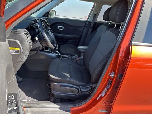 Used 2018 Kia Soul + FWD image 10