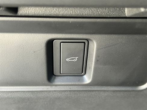 Used 2024 Land Rover Discovery Sport S image 31