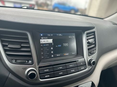 Used 2018 Hyundai Tucson SEL image 12