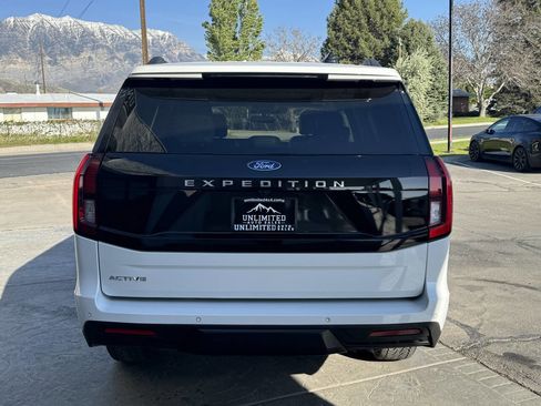 Used 2025 Ford Expedition Active AWD/4WD image 38