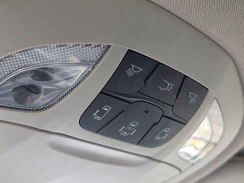 Used 2023 Chrysler Pacifica Touring-L FWD image 30