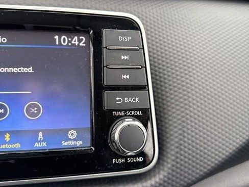 Used 2025 Nissan Kicks Play S image 28