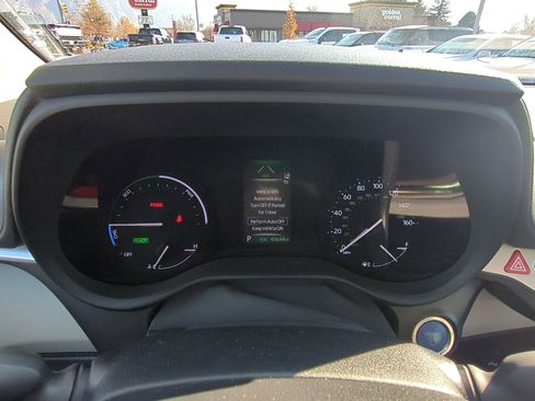 Used 2024 Toyota Sienna XLE image 21