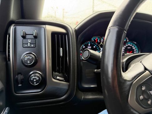 Used 2018 Chevrolet Silverado 1500 High Country image 13