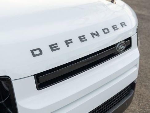 New 2026 Land Rover Defender 110 X-Dynamic SE image 14