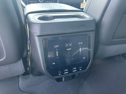 New 2026 GMC Yukon AT4 Ultimate AWD/4WD image 24