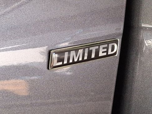 Used 2022 Volkswagen Passat 2.0T image 31