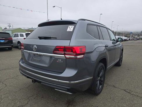 Used 2020 Volkswagen Atlas SE w/ Towing Package image 3