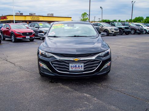 Used 2023 Chevrolet Malibu LT FWD image 2
