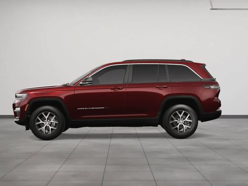 Used 2025 Jeep Grand Cherokee Limited image 3