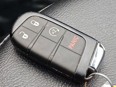 Used 2024 Jeep Compass Limited image 34