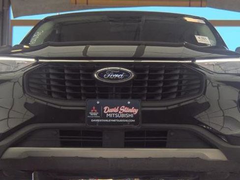 Used 2023 Ford Escape Active image 2