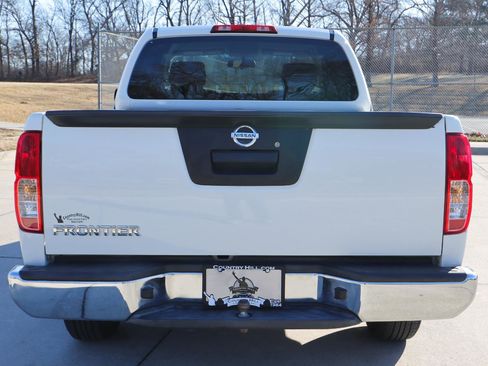Used 2016 Nissan Frontier S image 12