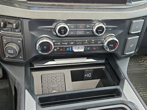 Used 2025 Ford F350 Platinum AWD/4WD image 16