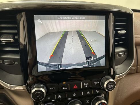 Used 2019 RAM 1500 Laramie AWD/4WD image 15