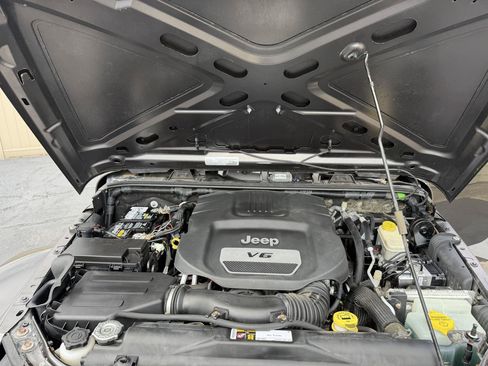 Used 2016 Jeep Wrangler Sport AWD/4WD image 19