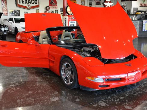 Used 1998 Chevrolet Corvette Convertible w/ Memory Pkg RWD image 12