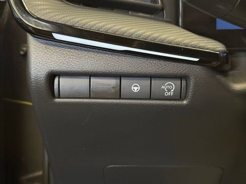 Used 2025 Nissan Kicks SR FWD image 18