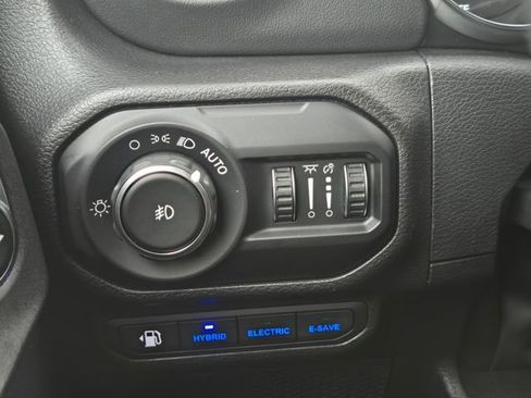 Used 2022 Jeep Wrangler Unlimited Sahara w/ Cold Weather Group image 32