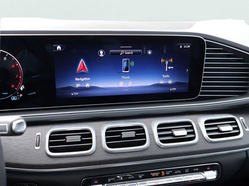 Certified 2025 Mercedes-Benz GLS 450 4MATIC image 25