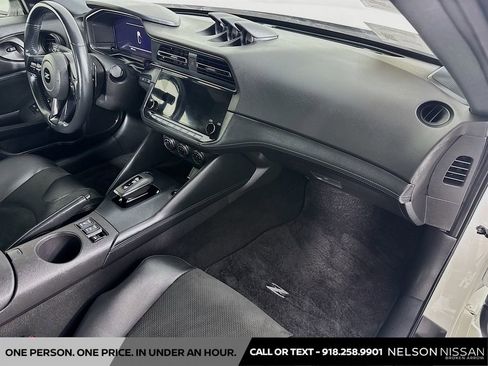 Certified 2025 Nissan Z Performance w/ Floor Mat Package image 27