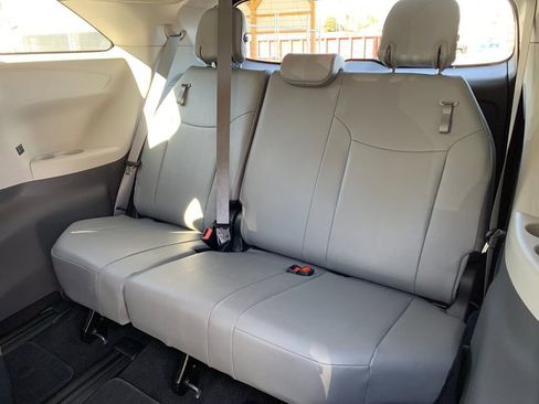 Used 2024 Toyota Sienna XLE image 17