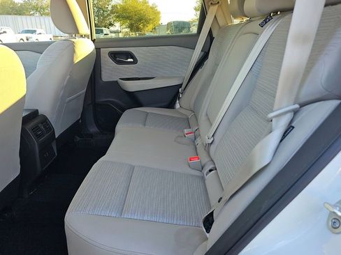 Used 2023 Nissan Rogue SV image 7