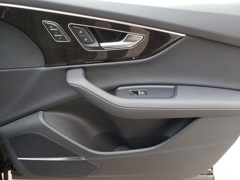 Used 2025 Audi Q7 3.0T Prestige w/ Prestige Package image 19