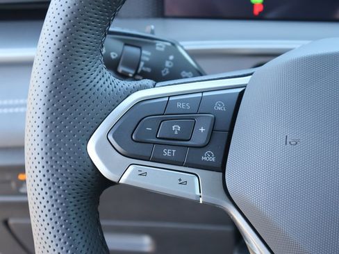 New 2026 Volkswagen Tiguan SE R-Line image 34