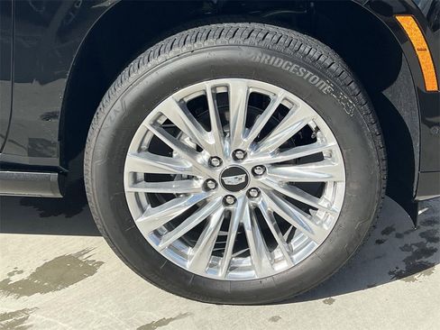 New 2026 Cadillac Escalade ESV Luxury w/ LPO, Floor Liner Package image 36