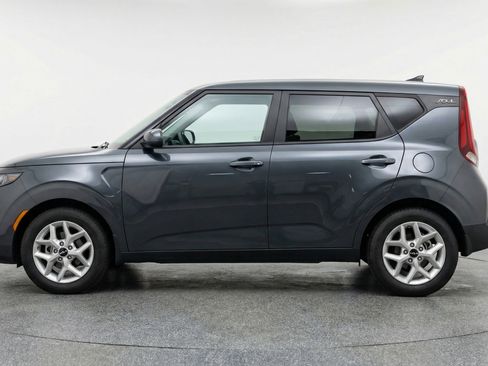 Used 2025 Kia Soul LX w/ LX Technology Package image 5