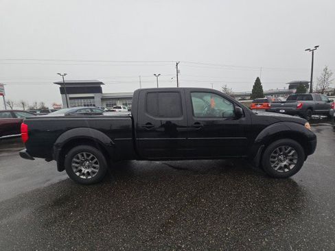 Used 2012 Nissan Frontier SV image 2
