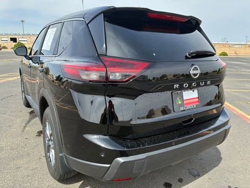 Certified 2025 Nissan Rogue S FWD image 4