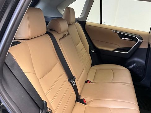 Used 2019 Toyota RAV4 XLE Premium w/ Cold Weather Package FWD image 9
