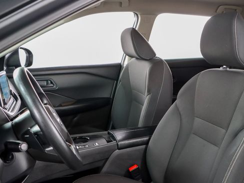 Used 2024 Nissan Rogue S FWD image 23