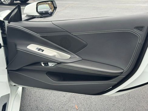 Used 2023 Chevrolet Corvette Stingray w/ Z51 Performance Package image 24