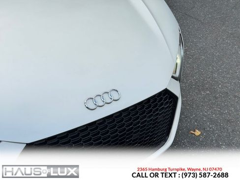 Used 2017 Audi R8 V10 w/ Carbon Exterior Package AWD/4WD image 10