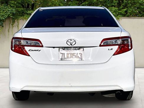 Used 2014 Toyota Camry LE image 6